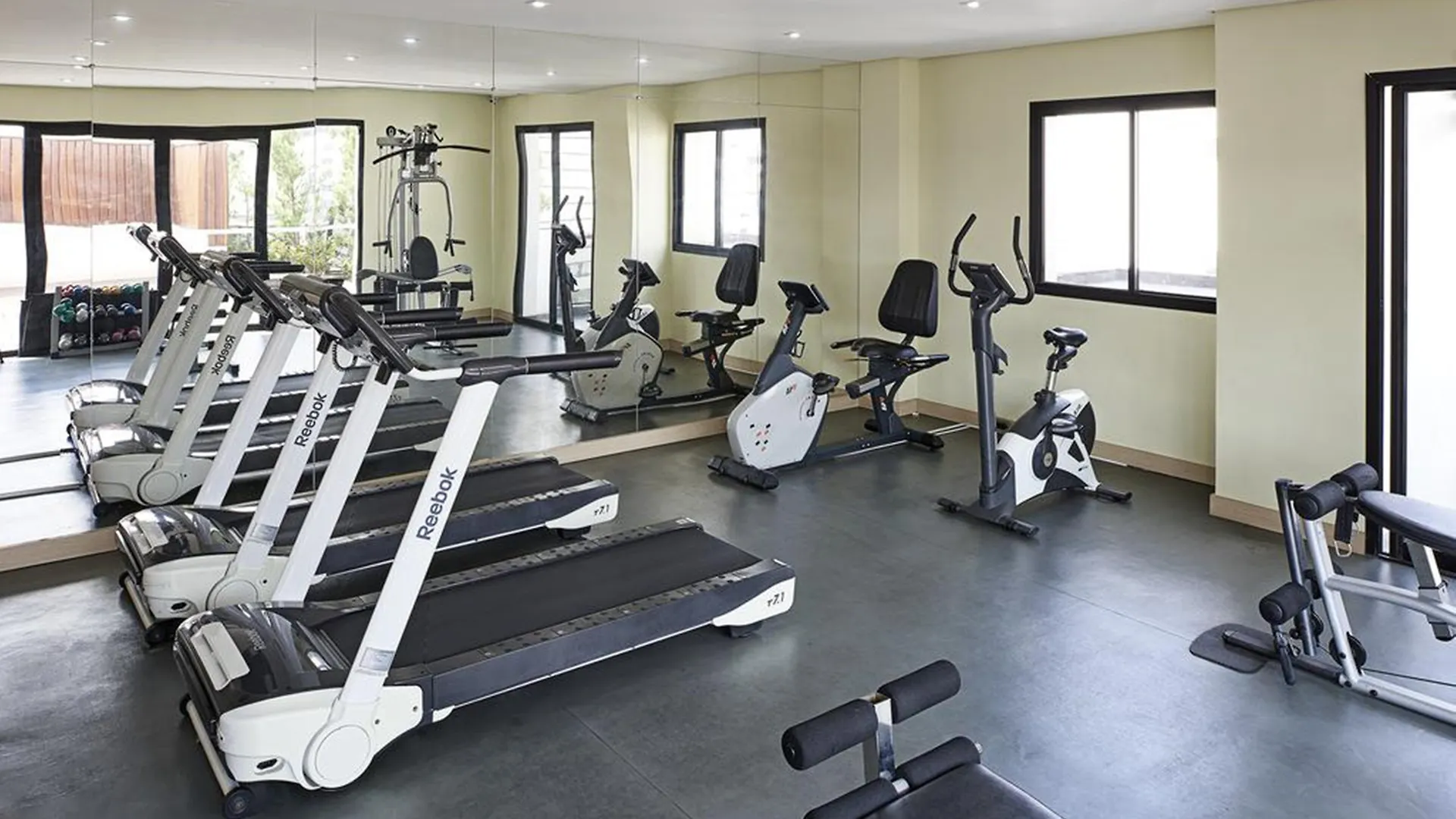 Mercure Sao Paulo Pamplona 4*,